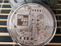Памятная монета "Bitcoin" (Биткойн), цвет золото