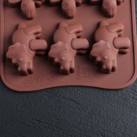 Форма для льда и шоколада Доляна «Дино», 21×11 см, 12 ячеек (4×2,5×2 см), цвет шоколадный