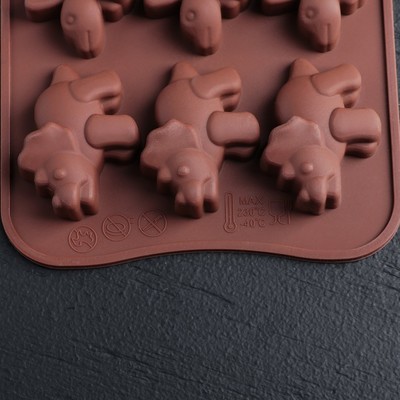 Форма для льда и шоколада Доляна «Дино», 21×11 см, 12 ячеек (4×2,5×2 см), цвет шоколадный