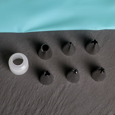 Набор кондитерский Доляна, 8 предметов: 6 насадок d=1,5 см, мешок 26 см, адаптер, насадки МИКС