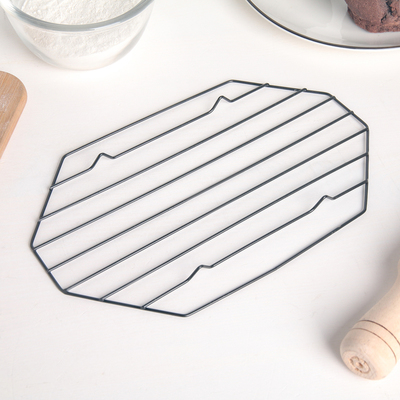 Решётка для глазирования и остывания кондитерских изделий «Октаэдр», 25×15×1,8 см, цвет чёрный