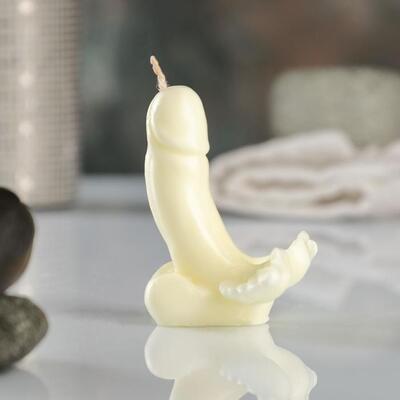 Свеча фигурная "Фаворит с крыльями" молочное 7,5см