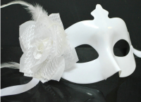 Карнавал маска белая с цветком